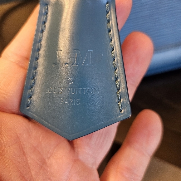 ✨ Authentic Louis Vuitton Alma BB in rare Cyan Épi leather. - Picture 14 of 16